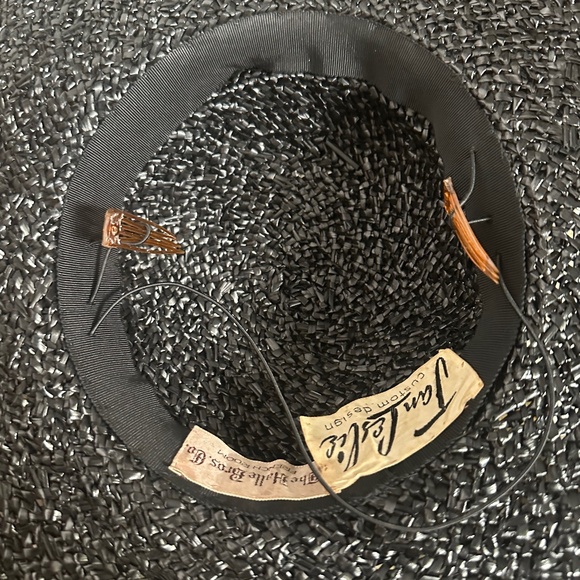 SPLENDID 1950s\' BLACK STRAW CARWHEET HAT + WHITE FABRIC ROSE & OSTRICH FEATHER main image 4
